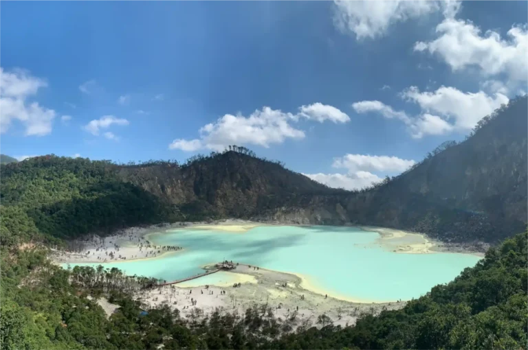 Bandung tour travel to Kawah Putih Ciwidey
