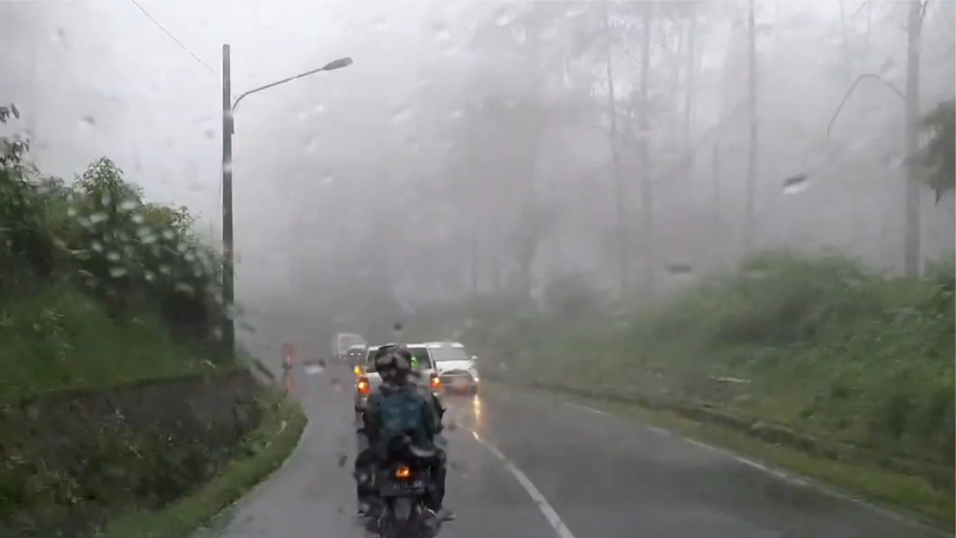 lembang berkabut